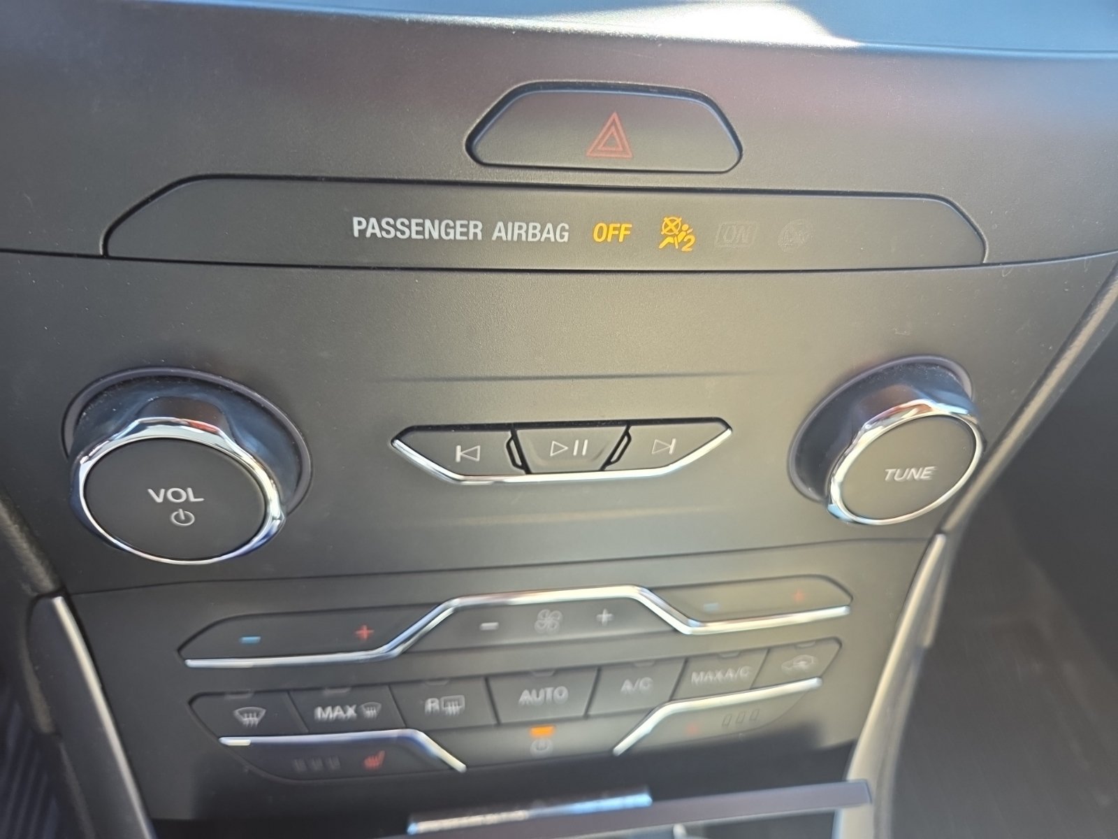 Used 2019 Ford Edge SEL w/ Equipment Group 201A AWD/4WD image 10