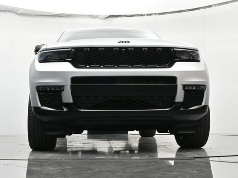 Used 2023 Jeep Grand Cherokee L Limited w/ Luxury Tech Group II image 36
