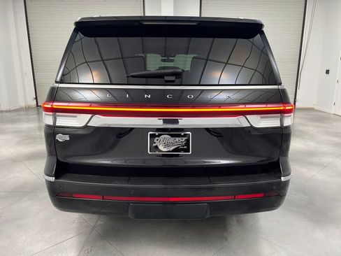 Used 2024 Lincoln Navigator Reserve AWD/4WD image 8