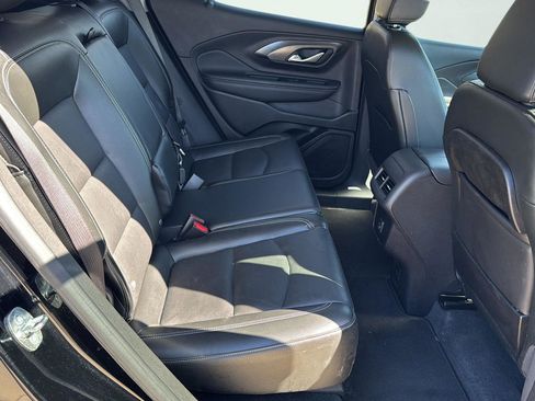 Used 2024 GMC Terrain SLT image 24