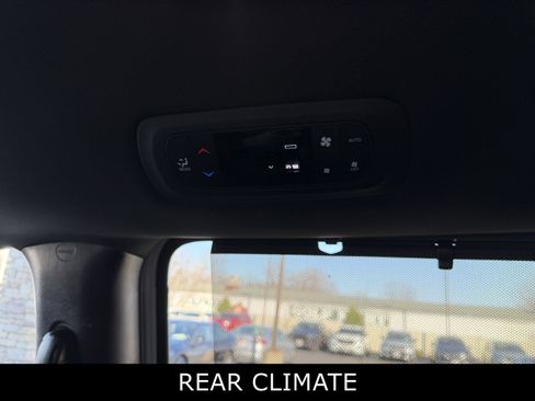 Used 2019 Chrysler Pacifica Touring-L w/ S Appearance Package image 22