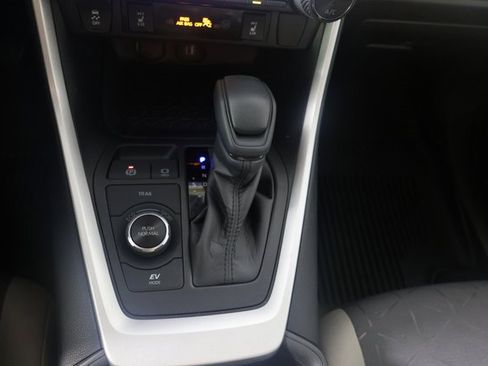 Used 2023 Toyota RAV4 XLE image 18