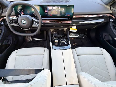 New 2026 BMW i5 eDrive40 image 15
