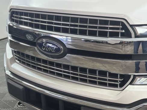 Used 2019 Ford F150 Lariat w/ Equipment Group 502A Luxury AWD/4WD image 34