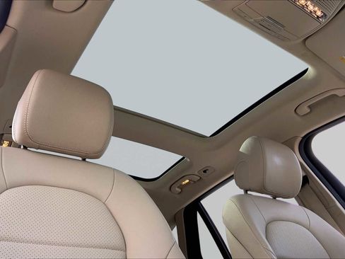 Used 2022 Mercedes-Benz GLC 300 image 14