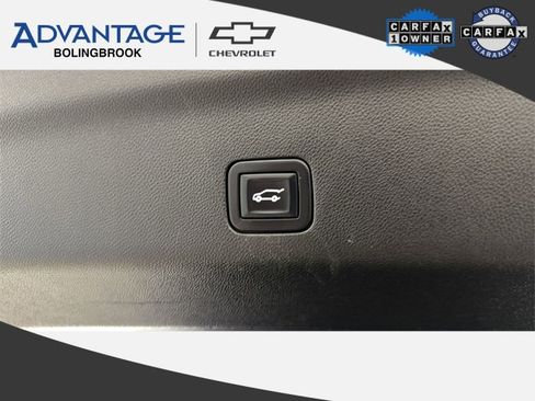 Certified 2022 Chevrolet Suburban RST w/ Sport Performance Package image 29