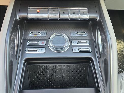 New 2026 Lincoln Nautilus Premier AWD/4WD image 17