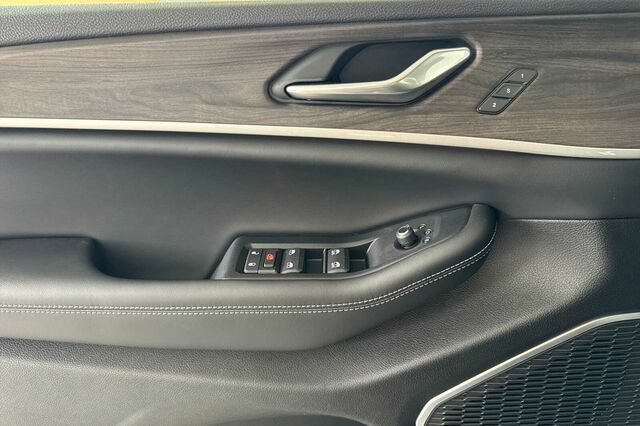 New 2026 Jeep Grand Cherokee L Limited AWD/4WD image 8