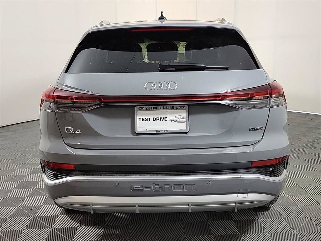 Used 2024 Audi Q4 e-tron Premium AWD/4WD image 4