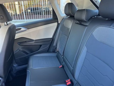 New 2026 Volkswagen Taos SE image 15