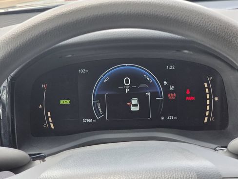Used 2025 Toyota Camry LE FWD image 16