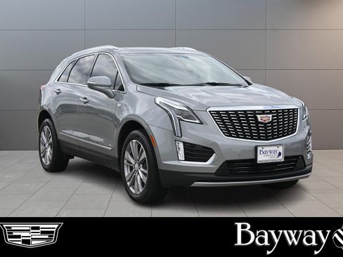 Used 2024 Cadillac XT5 Premium Luxury FWD image 3