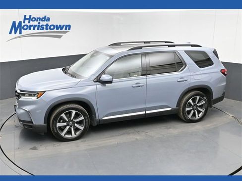 Used 2023 Honda Pilot Touring image 1