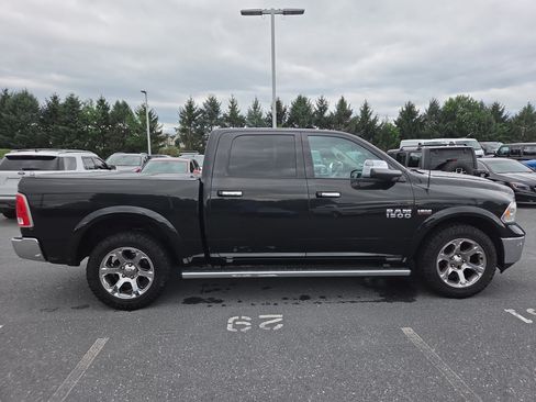 Used 2017 RAM 1500 Laramie w/ Convenience Group AWD/4WD image 17