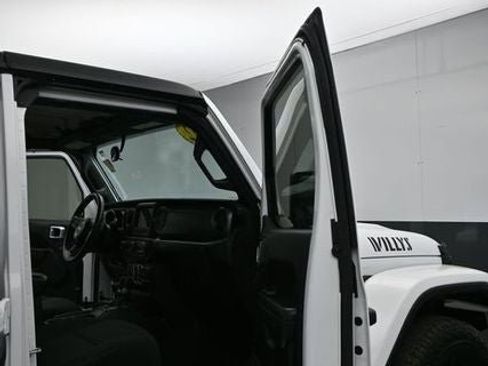 Used 2022 Jeep Gladiator Mojave AWD/4WD image 15