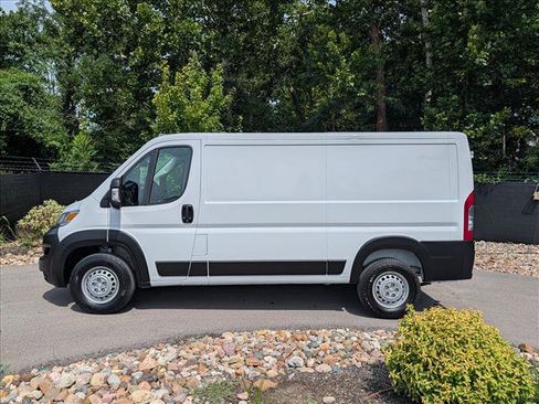 Used 2025 RAM ProMaster 2500 w/ Convenience Group FWD image 2