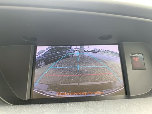 Used 2013 Lexus ES 300h w/ Luxury Pkg FWD image 25