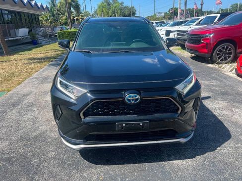 Used 2021 Toyota RAV4 SE w/ Weather & Moonroof Package AWD/4WD image 3