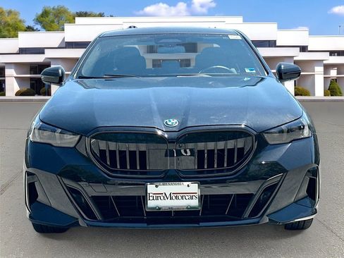 Used 2026 BMW 550e xDrive w/ Executive Package AWD/4WD image 2