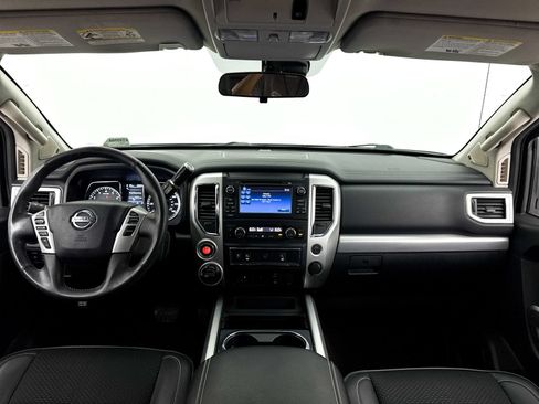 Used 2017 Nissan Titan PRO-4X AWD/4WD image 12