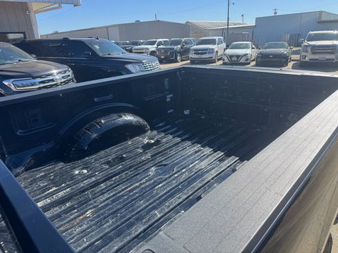 Used 2024 Ford F250 Platinum image 9