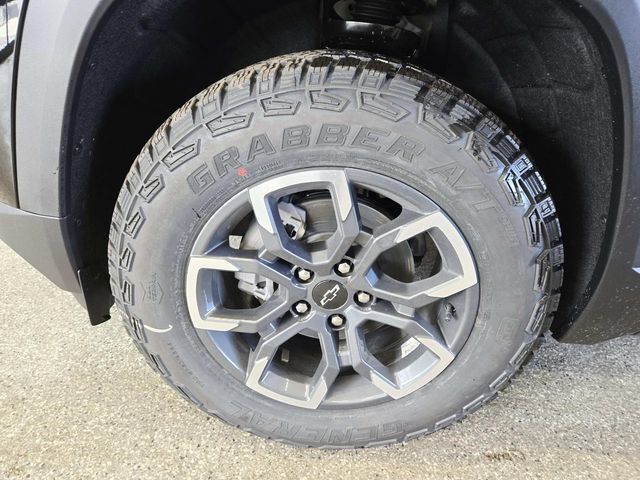 New 2026 Chevrolet Equinox ACTIV FWD image 14