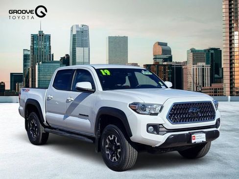 Used 2019 Toyota Tacoma TRD Off-Road image 8