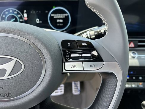 New 2025 Hyundai Elantra SEL image 25