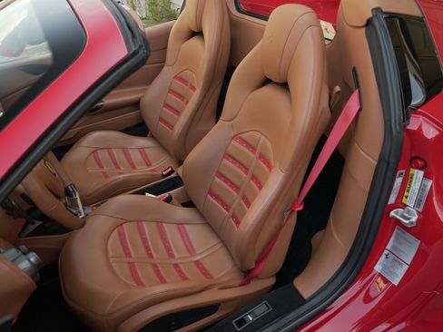 Used 2018 Ferrari 488 Spider RWD image 9