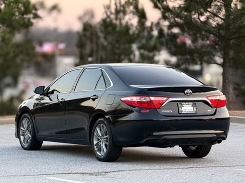 Used 2016 Toyota Camry SE image 9