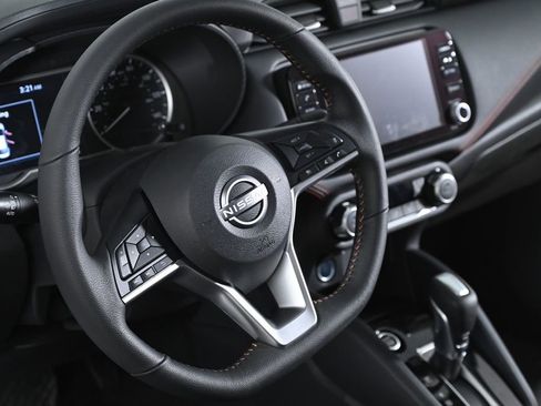 New 2025 Nissan Versa SR w/ Trunk Package image 9