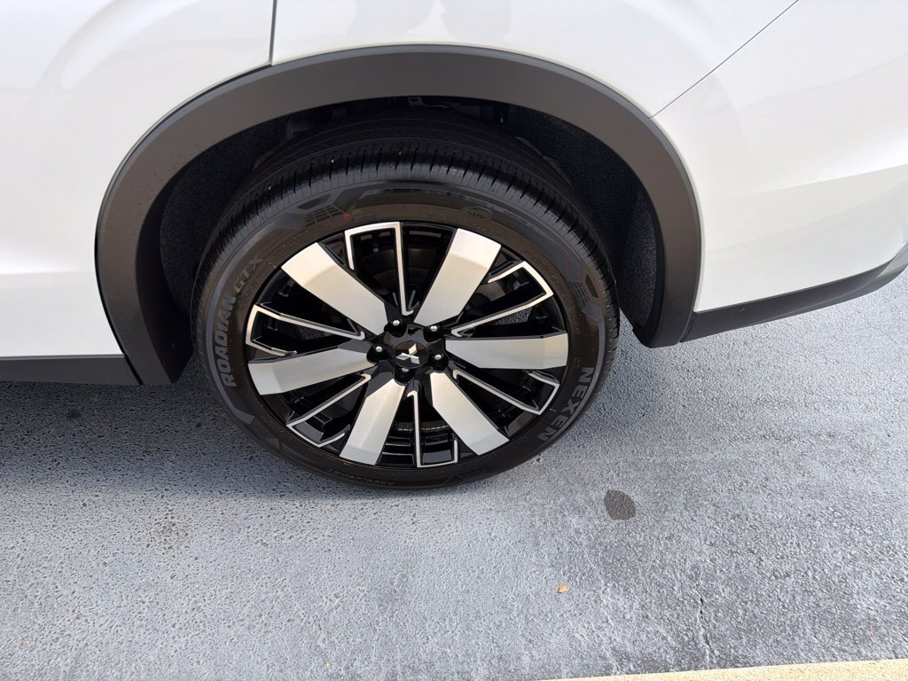 Used 2025 Mitsubishi Outlander SE AWD/4WD image 15