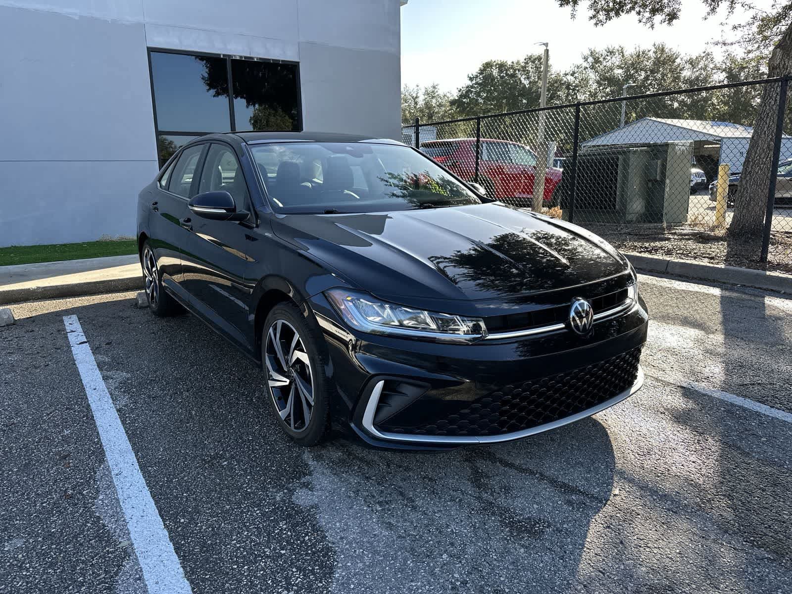 Used 2025 Volkswagen Jetta SEL FWD image 11