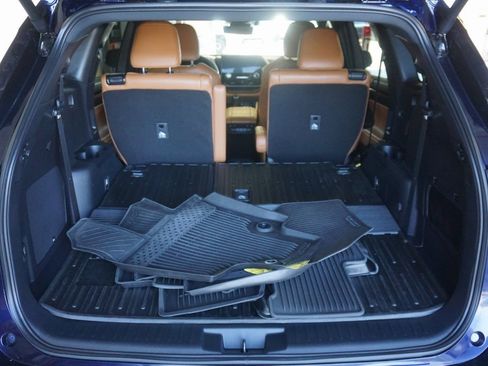 Used 2024 Toyota Highlander Platinum image 20