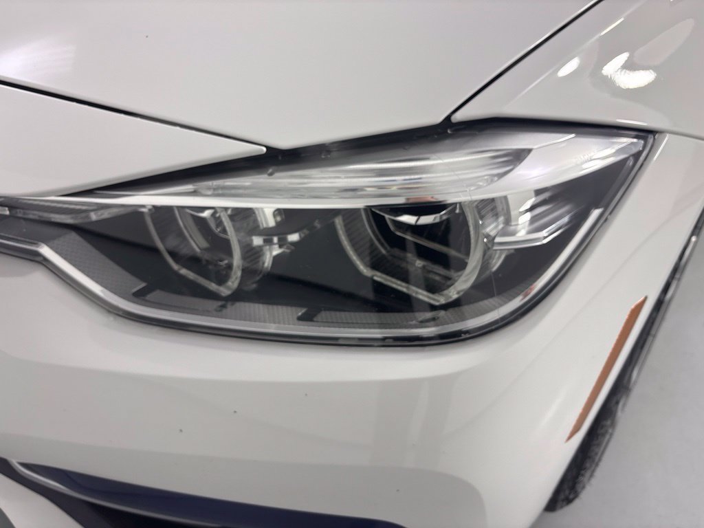 Used 2018 BMW 330i xDrive Sedan w/ Convenience Package AWD/4WD image 8