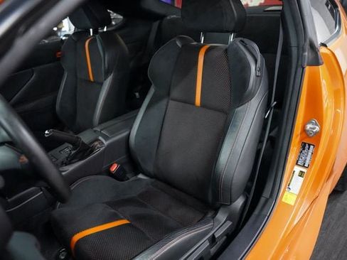 Used 2023 Toyota GR86 10th Anniversary SE RWD image 4