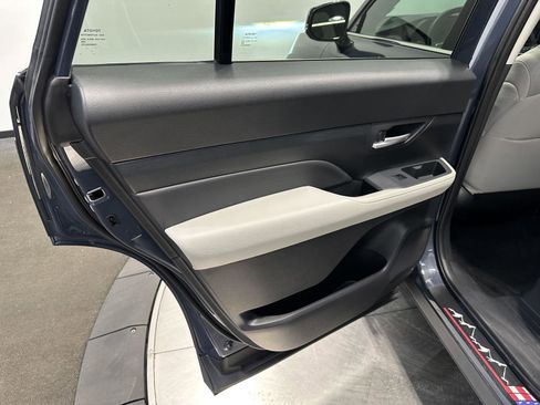 Used 2025 Toyota Grand Highlander AWD image 25