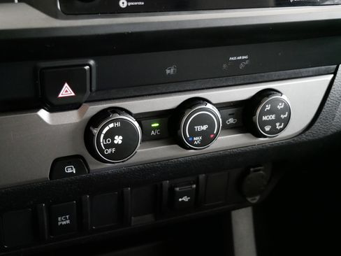 Certified 2022 Toyota Tacoma SR image 23