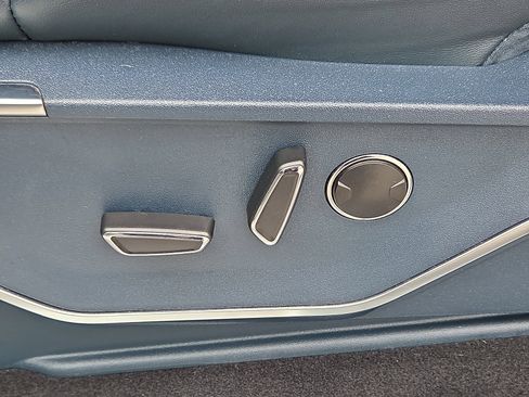 Used 2023 Ford F150 Limited image 14