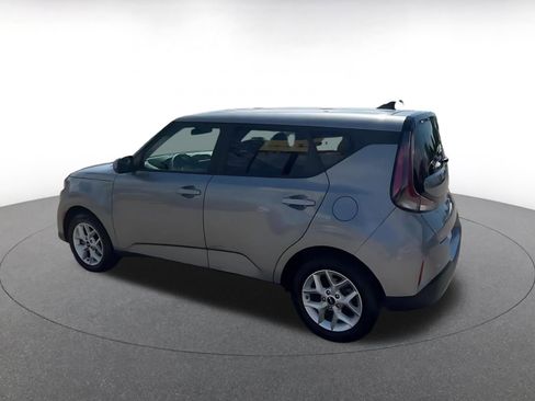 Used 2025 Kia Soul LX w/ LX Technology Package FWD image 10