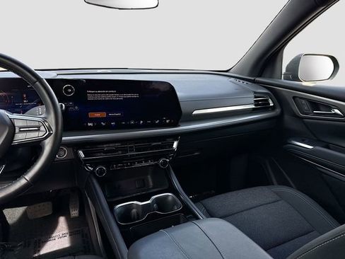 Used 2025 Chevrolet Traverse LT image 22