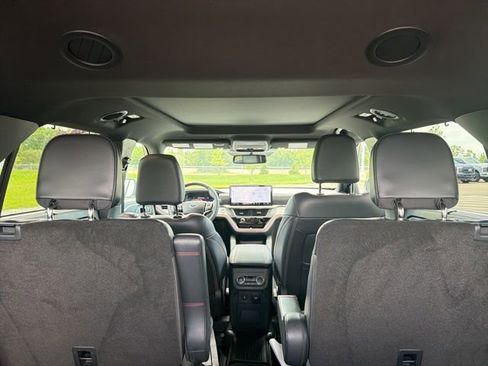 Used 2025 Ford Explorer ST AWD/4WD image 17