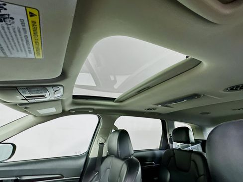 Used 2025 Kia Telluride S AWD/4WD image 27