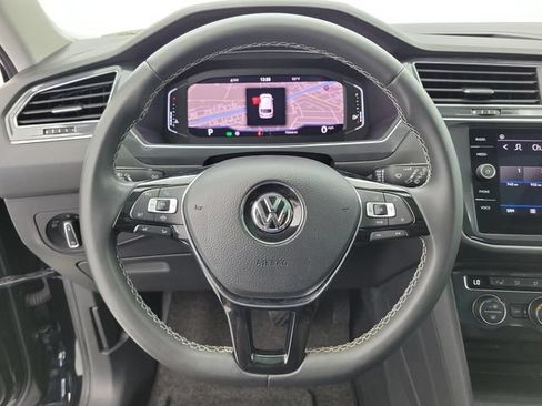 Used 2021 Volkswagen Tiguan SEL FWD image 24