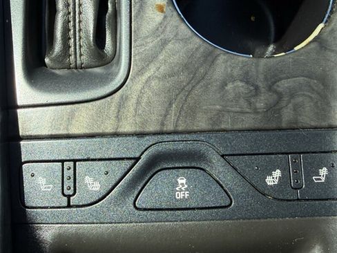 Used 2015 Chevrolet Impala LTZ FWD image 14