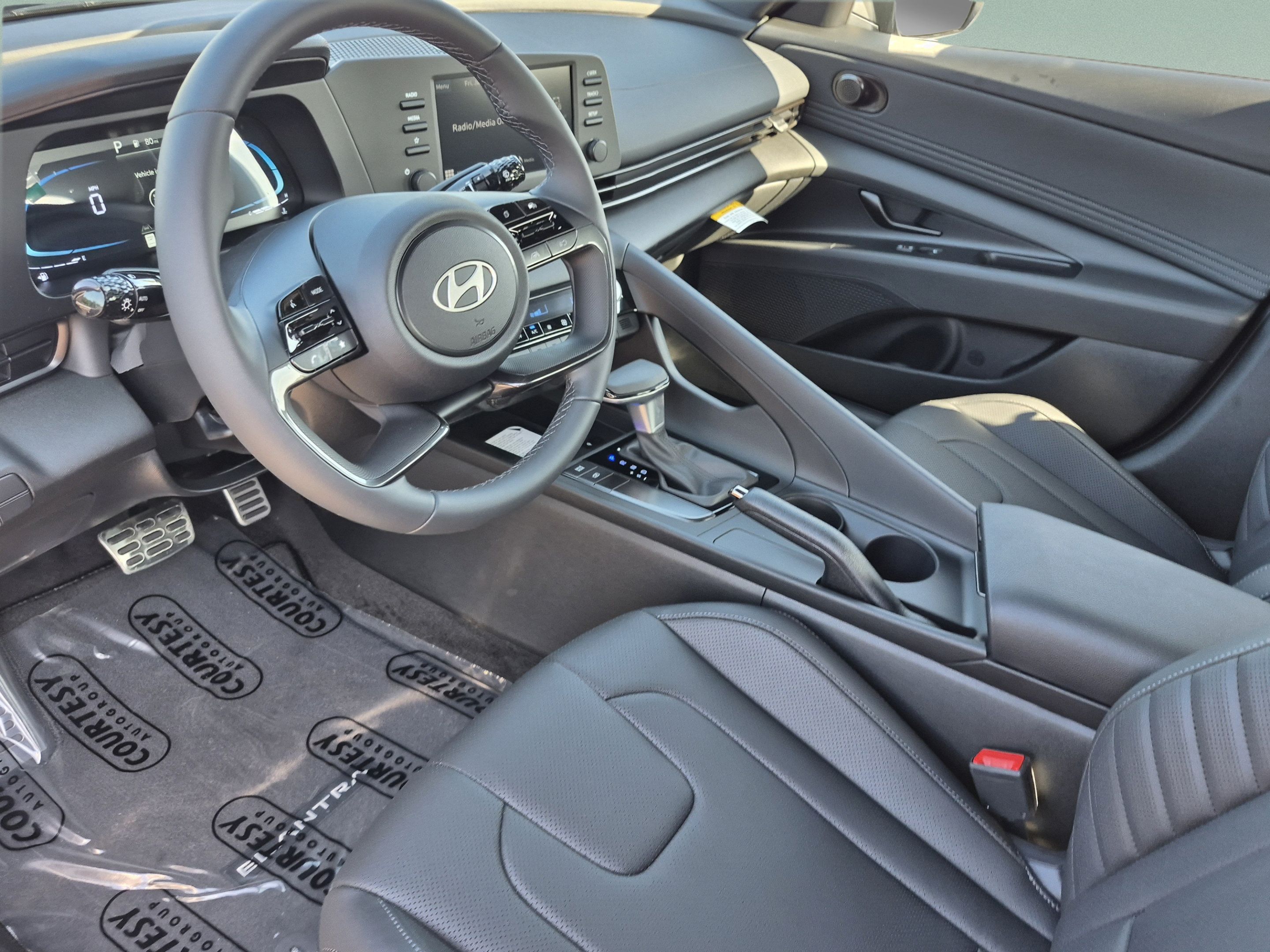 New 2026 Hyundai Elantra SEL Sport FWD image 16