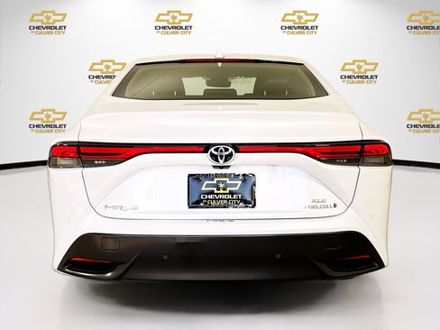 Used 2023 Toyota Mirai Limited w/ Advanced Technology Package image 6
