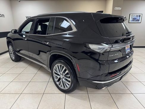 Used 2025 Buick Enclave Avenir w/ Super Cruise Package image 4