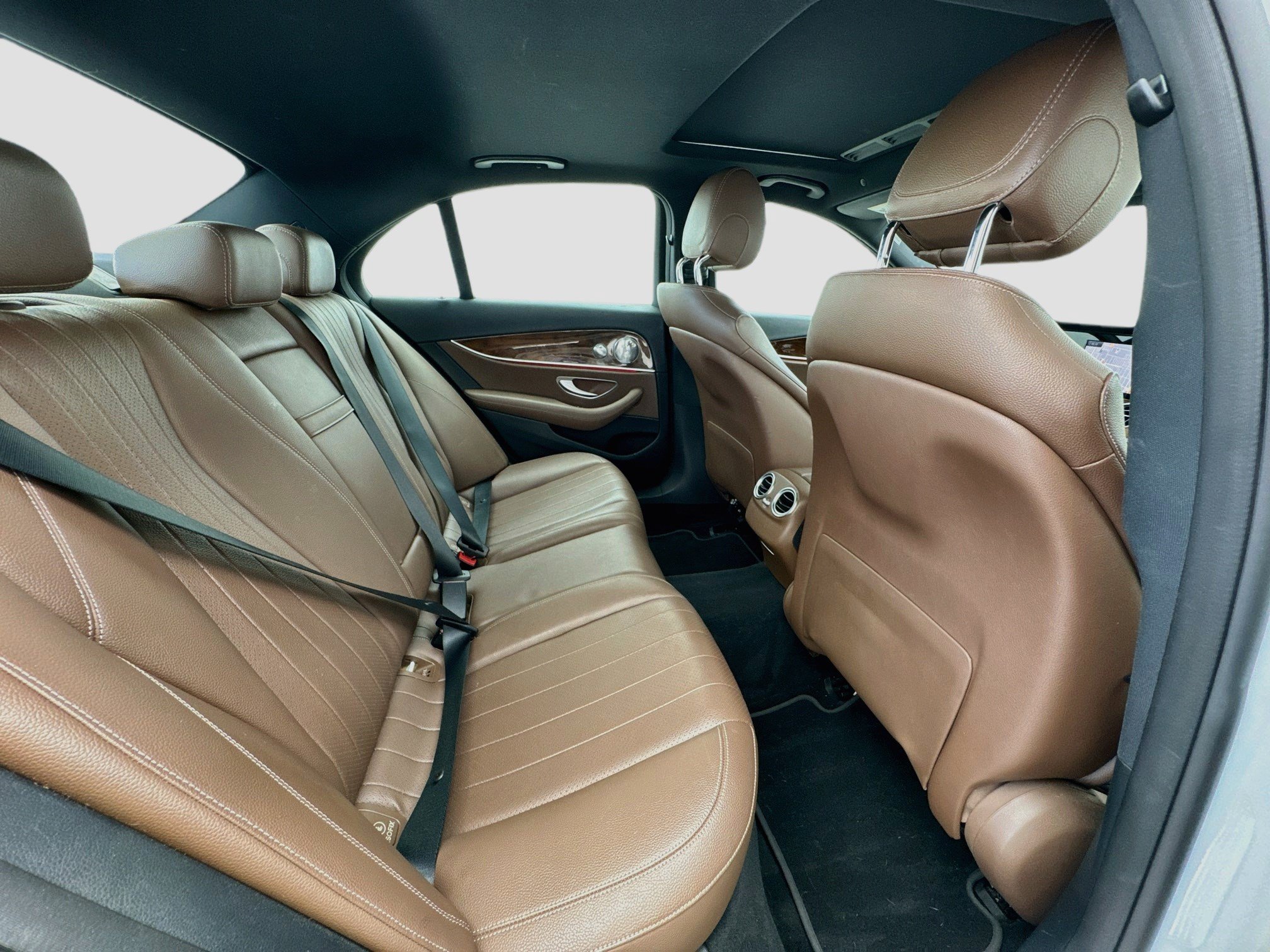 Used 2017 Mercedes-Benz E 300 image 18