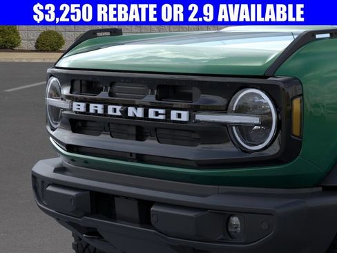 New 2025 Ford Bronco Outer Banks w/ Sasquatch Package AWD/4WD image 19
